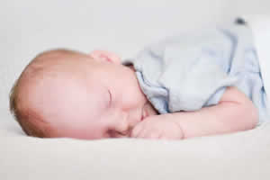 como poner a dormir a un bebe recien nacido